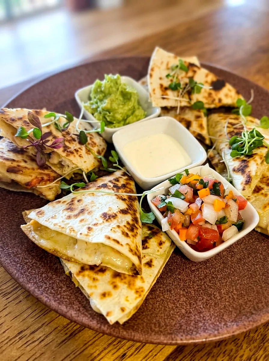 Quesadilla de Pollo y Tocino